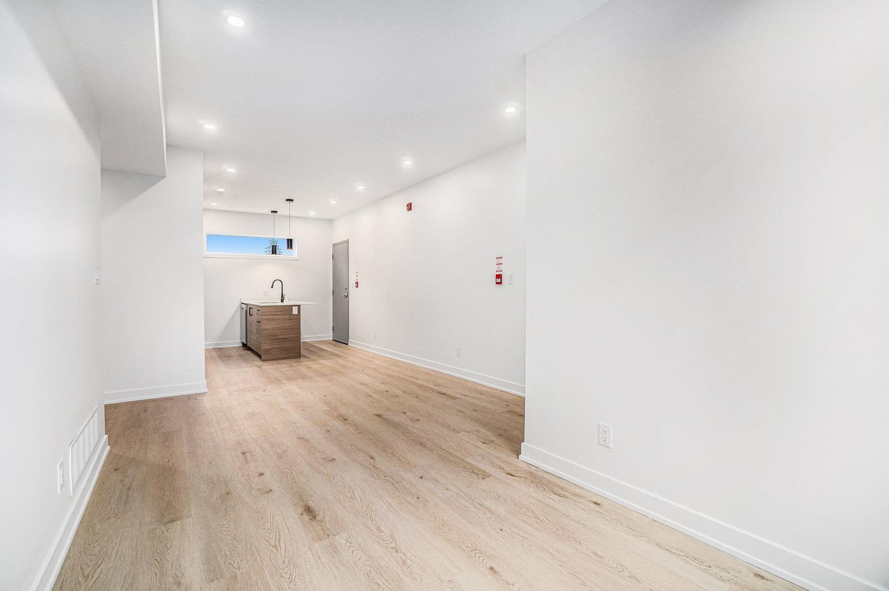 655 Donat — 3 bed,  2 bath - Photo 6