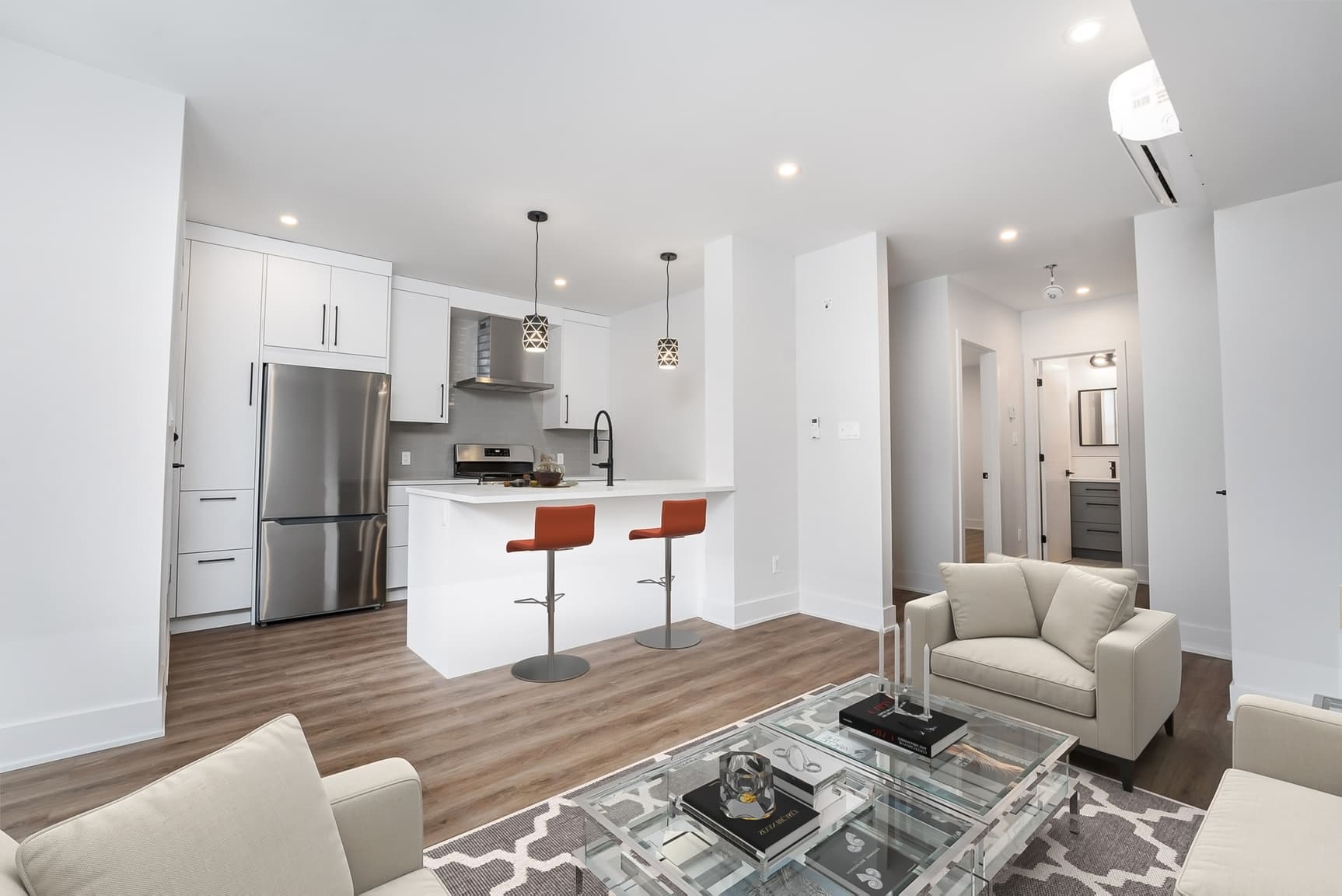 85 Rosemount Avenue — 1 Bedroom - Photo 2