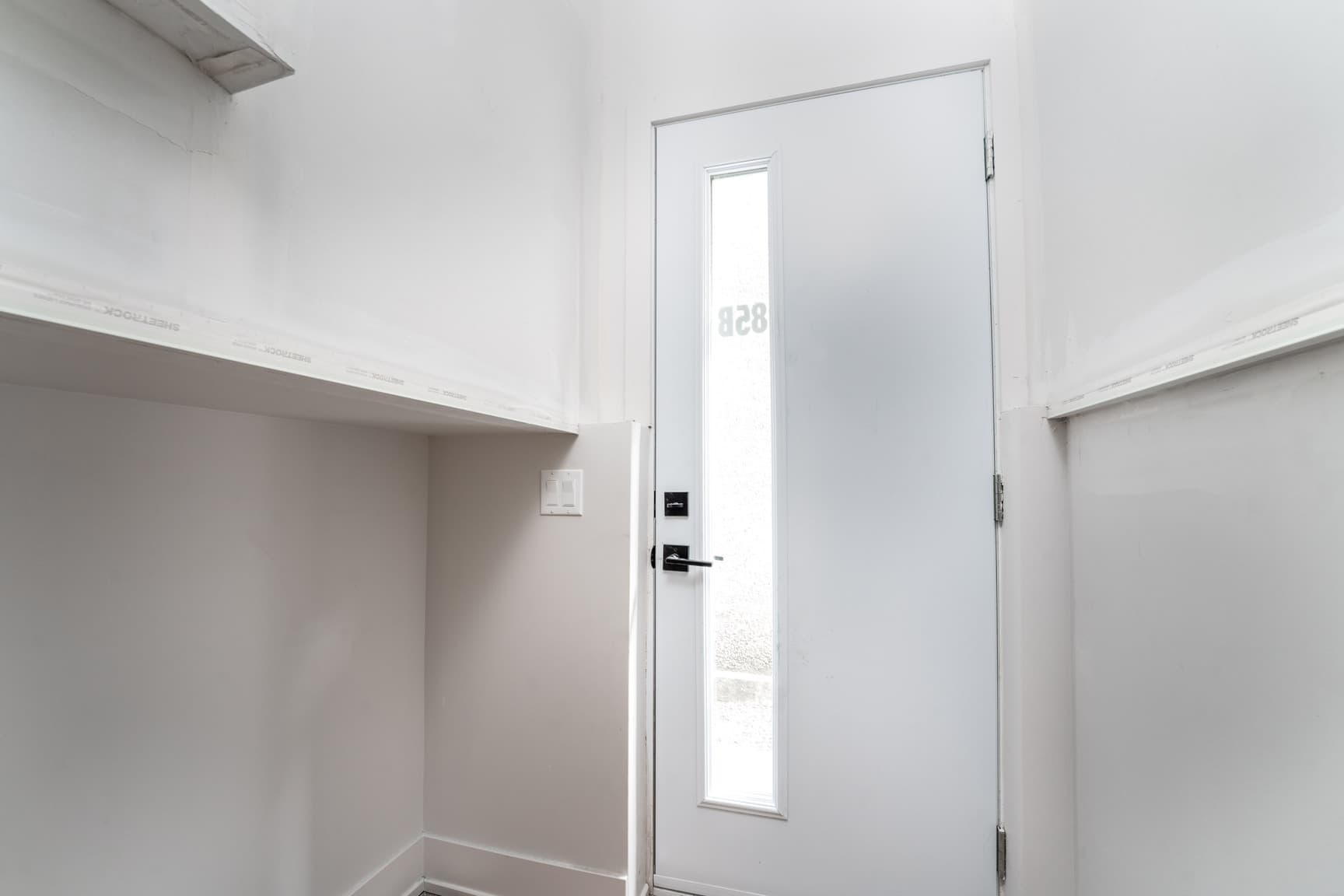 85 Rosemount Avenue — 1 Bedroom - Photo 19