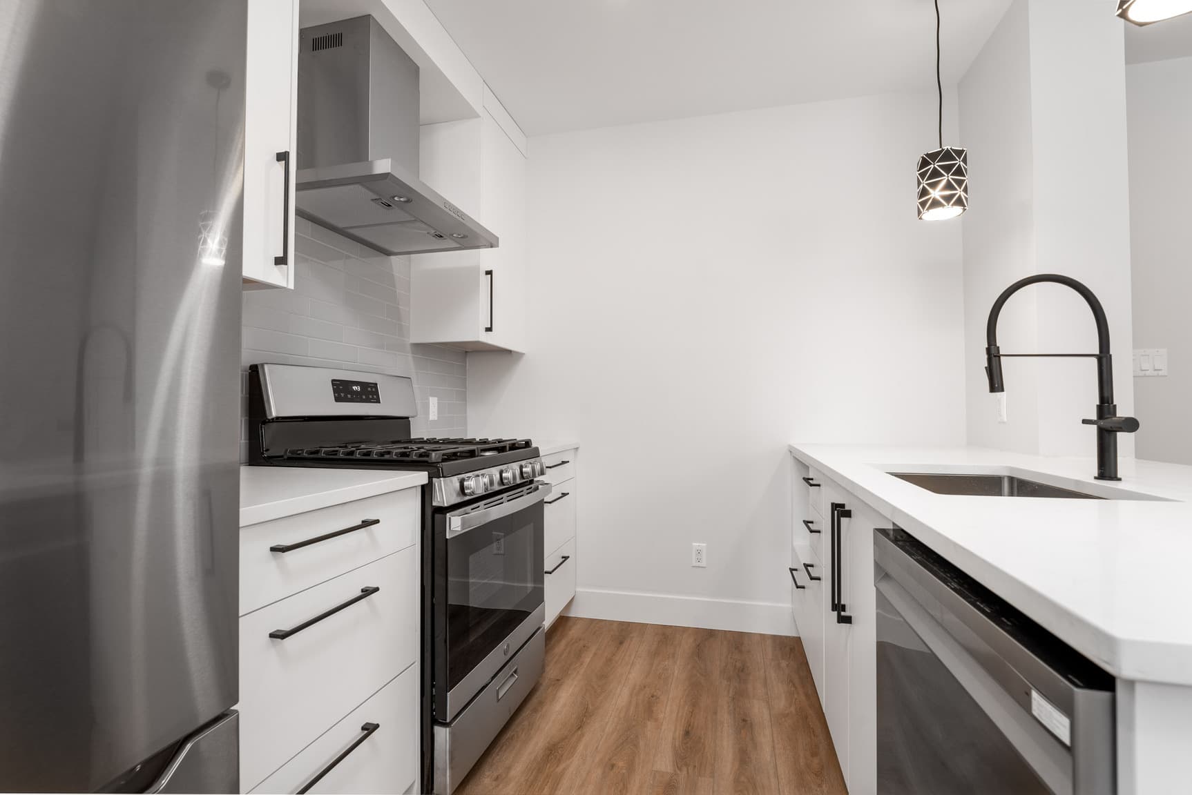 85 Rosemount Avenue — 1 Bedroom - Photo 7